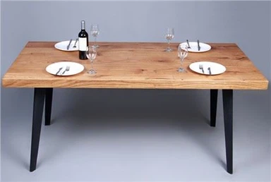 Viilutettu tammipuinen pöytälevy